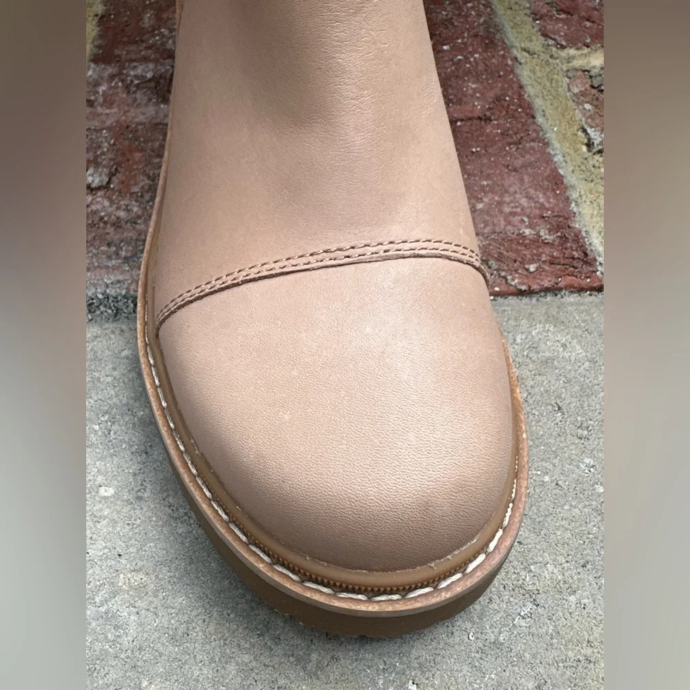 Women’s Beige Chelsea Lug Boots - Versatile Slip-On Ankle Boot